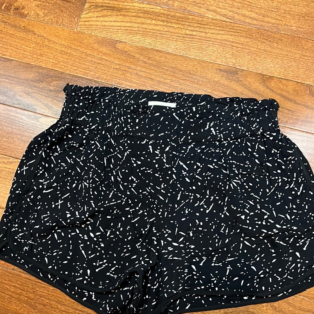 Silence + noise medium short